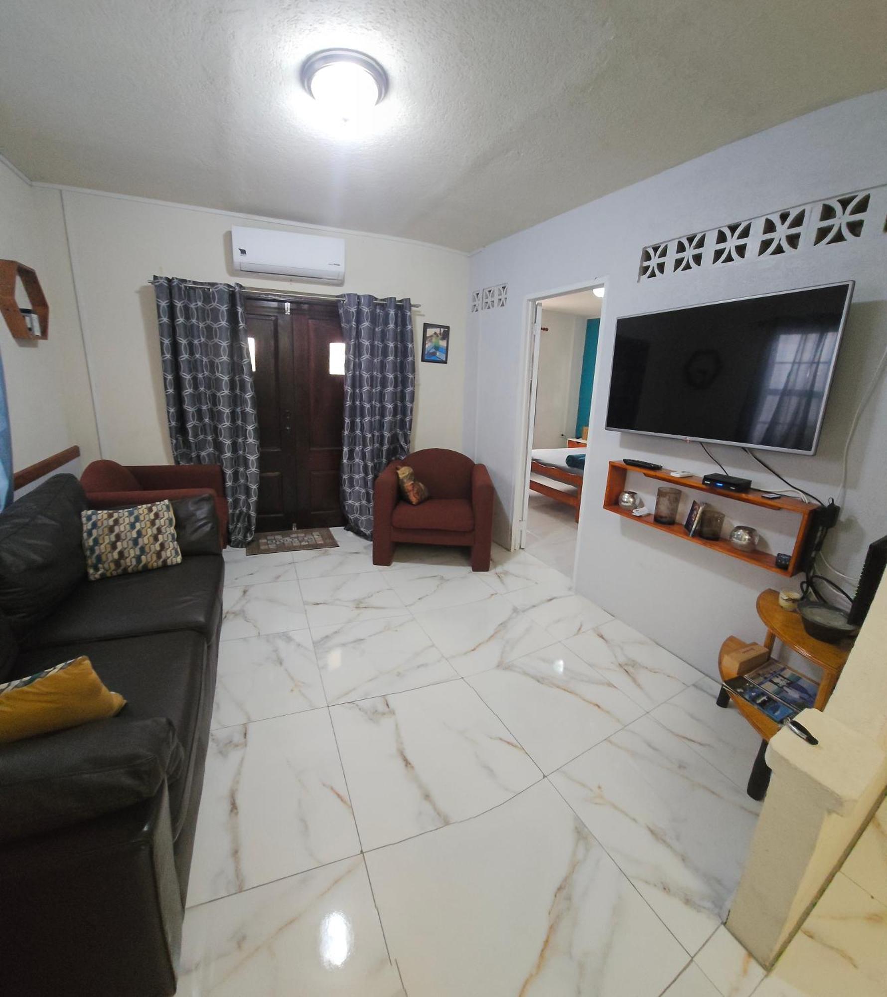 Gloria'S Hideaway Apartment Крайст Чърч Екстериор снимка