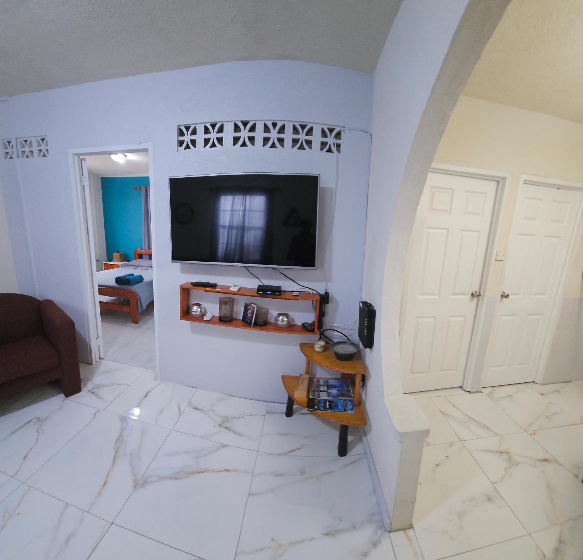 Gloria'S Hideaway Apartment Крайст Чърч Екстериор снимка