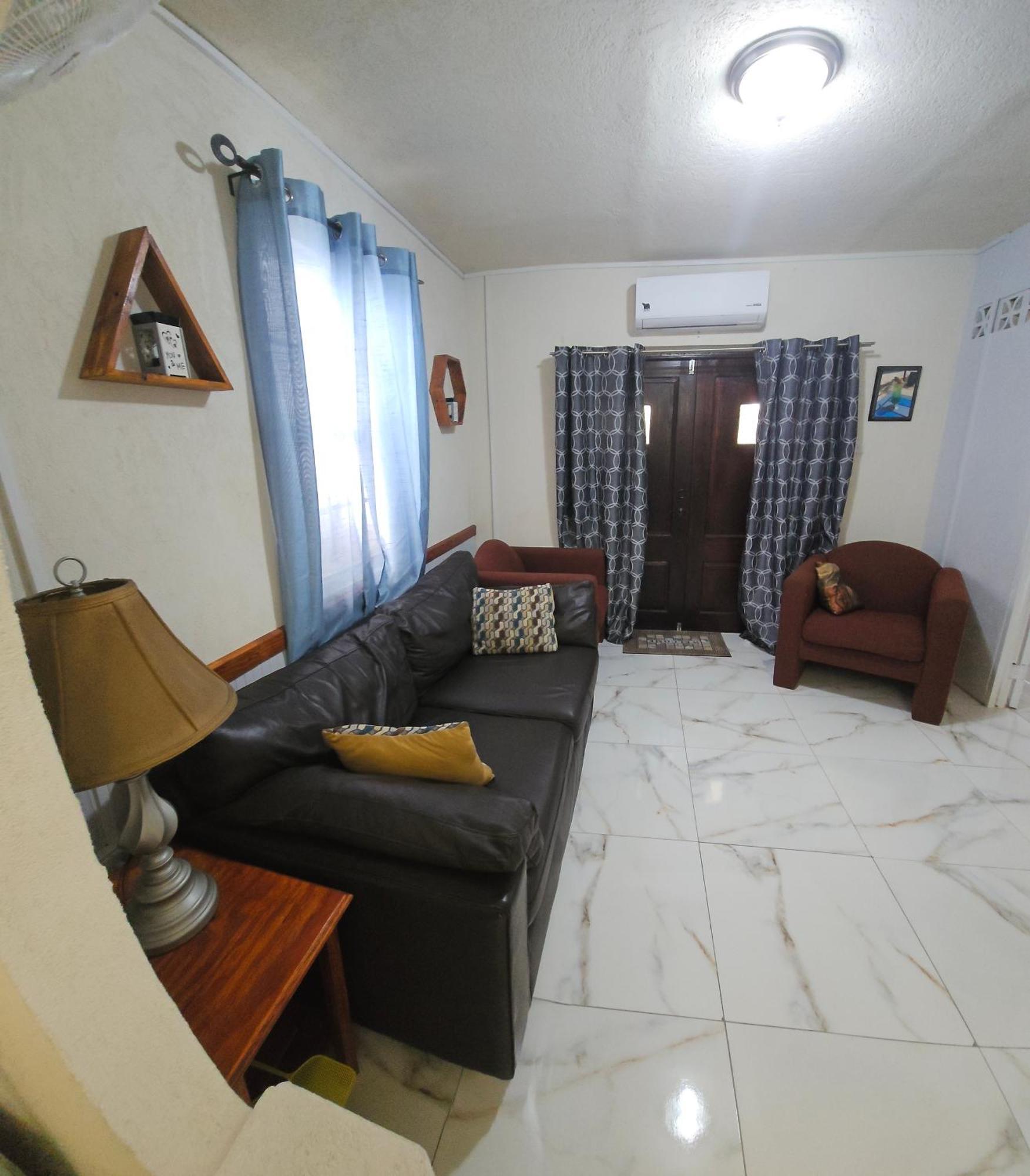 Gloria'S Hideaway Apartment Крайст Чърч Екстериор снимка